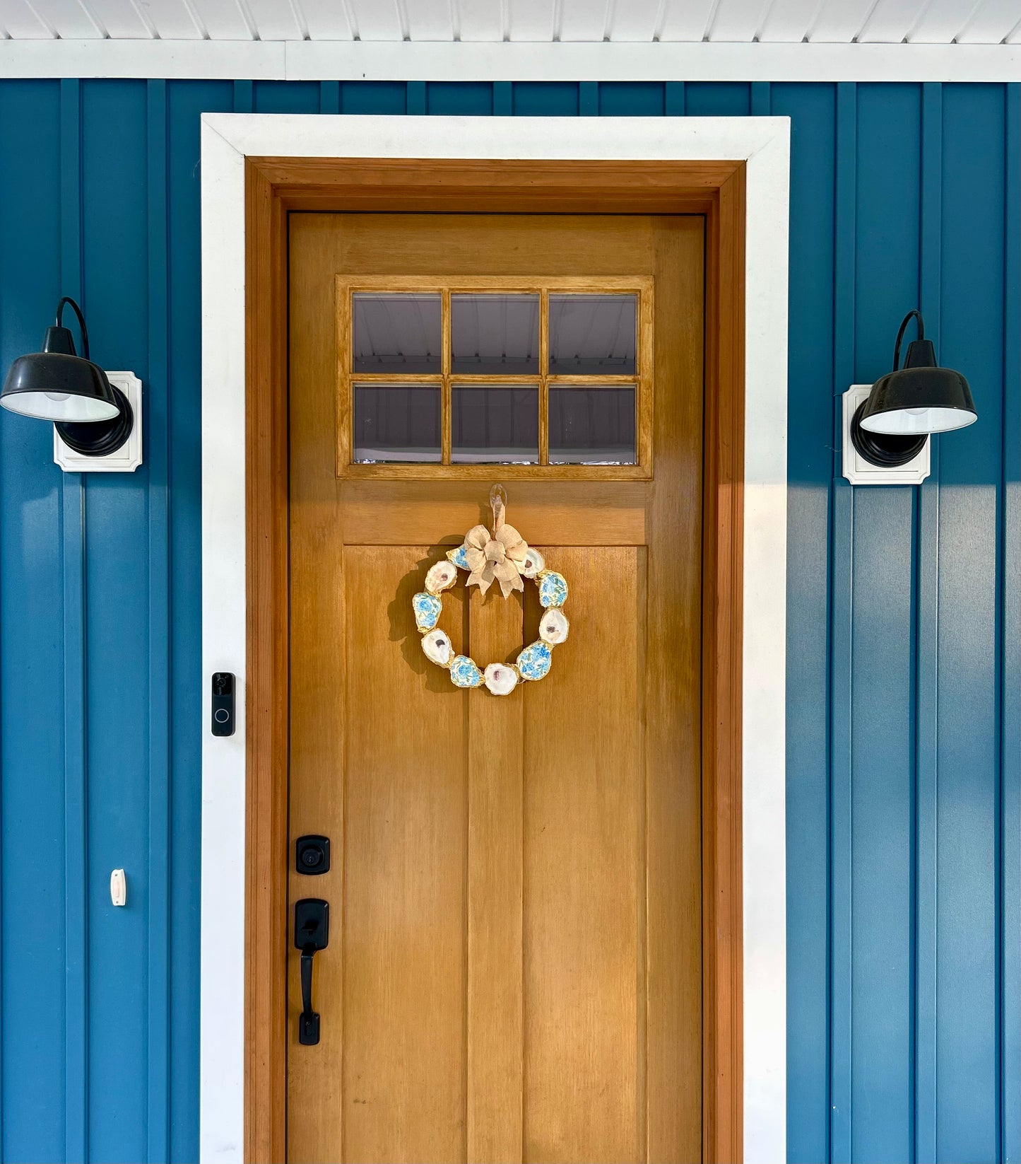 Blue hydrangea oyster wreath