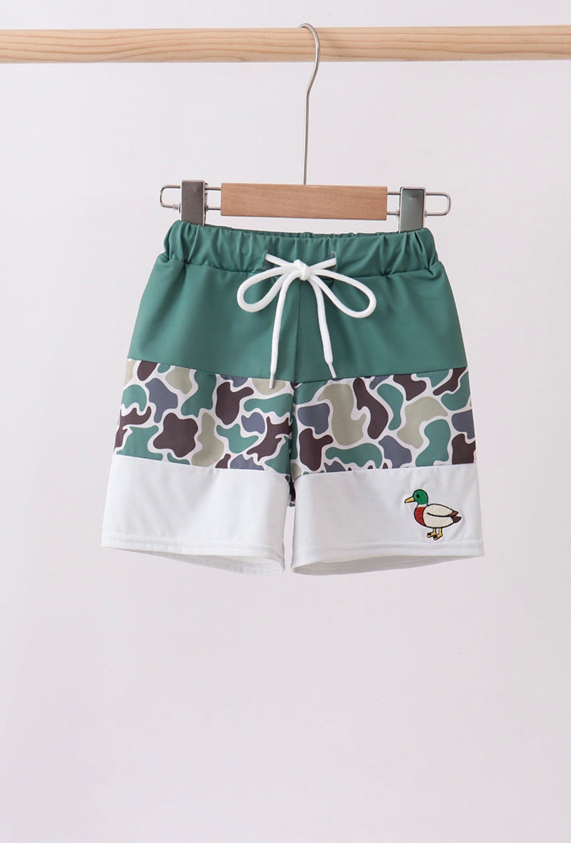 Camo duck embroidery swim trunks